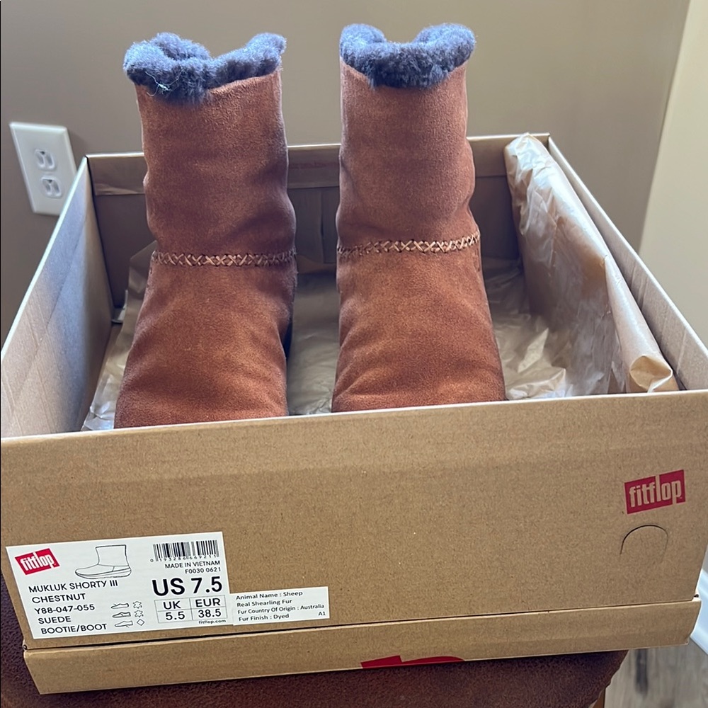 FitFlop Chestnut Suede Ankle Boots; Size 7.5